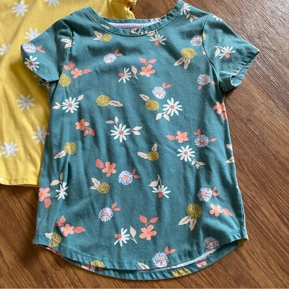 Lot of 2 girl’s size medium (7/8) Cat & Jack short sleeve floral tops - Picture 2 of 6